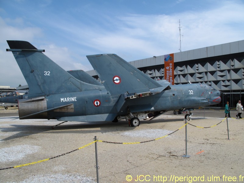 Chance Vought F-8P Crusader_4029.jpg